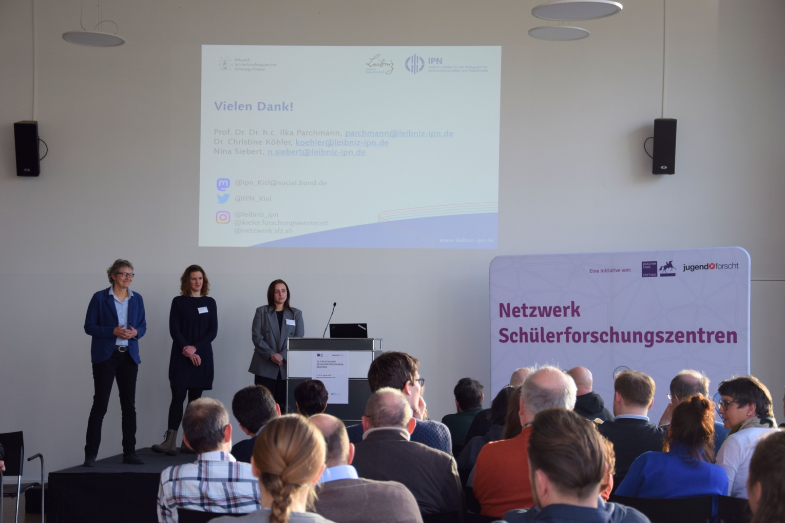 V.l.n.r.: Prof. Dr. Dr. h. c. Ilka Parchmann, Dr. Christine Köhler, Nina Siebert, IPN; Copyright: Heike Groth