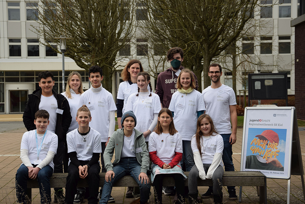 Gruppenfoto der Teilnehmer:innen