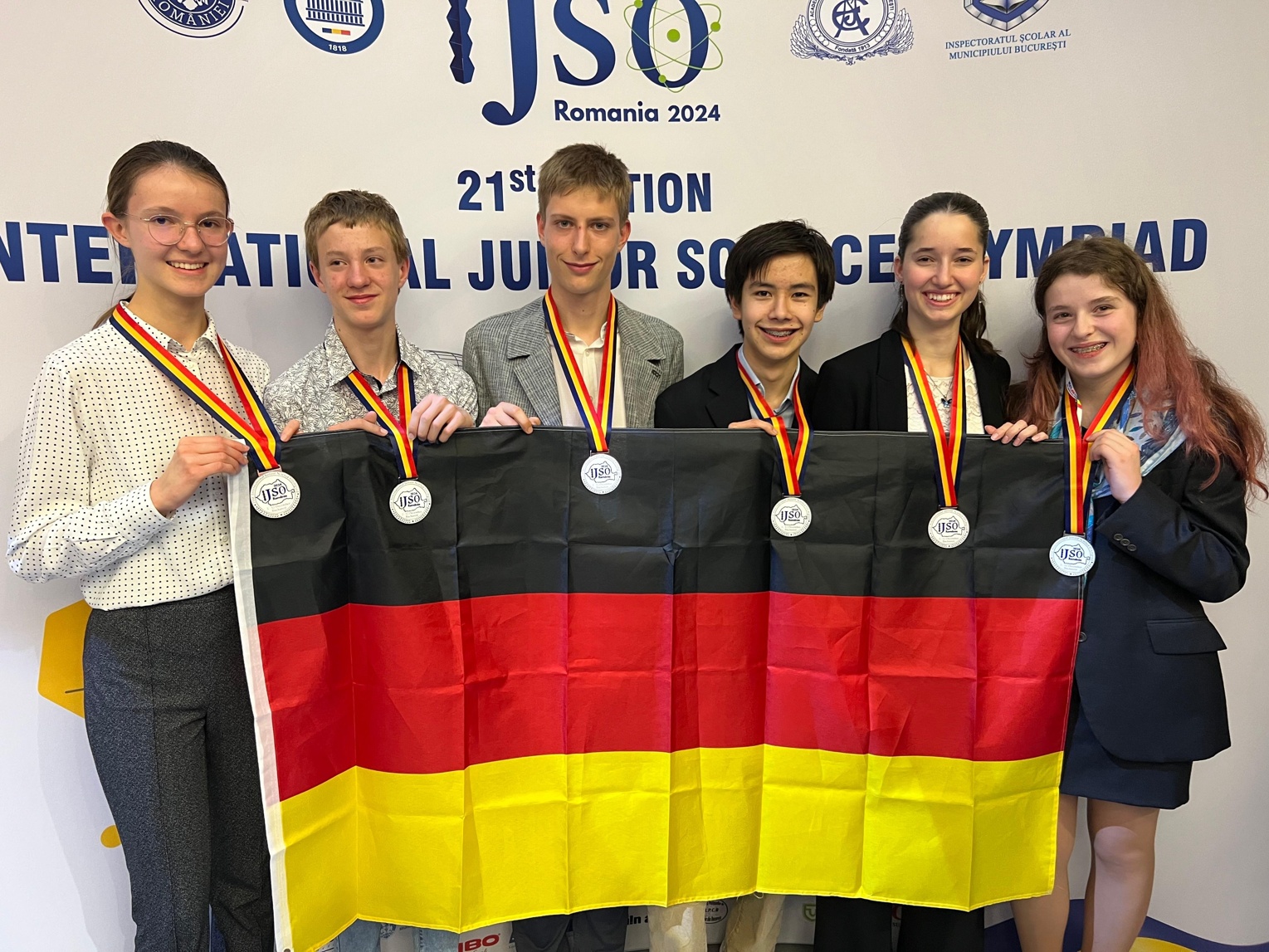 Deutsches Schüler-Team gewinnt Medaillen bei Wissenschafts-Olympiade